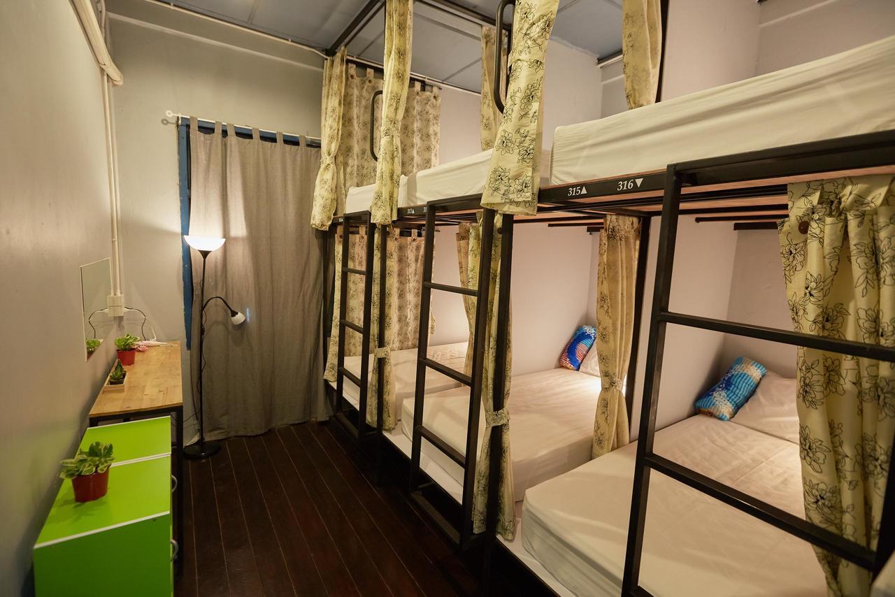 Meet Up Hostel Бангкок Экстерьер фото