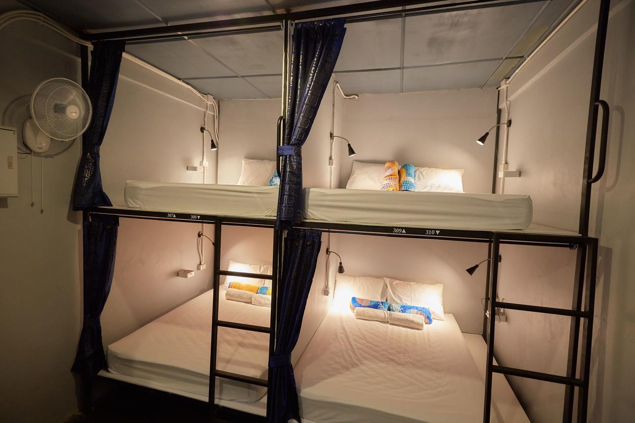 Meet Up Hostel Бангкок Экстерьер фото
