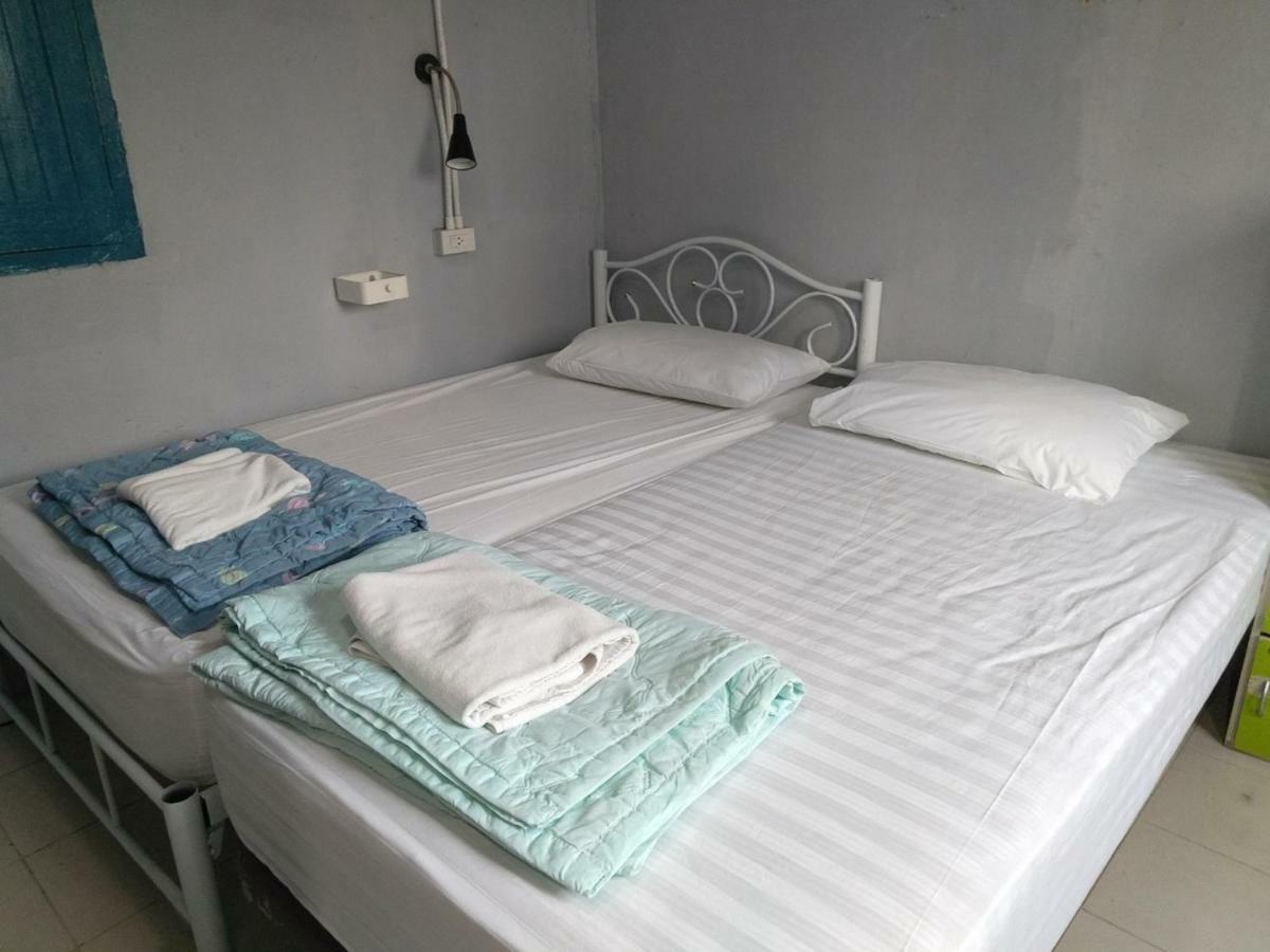 Meet Up Hostel Бангкок Экстерьер фото
