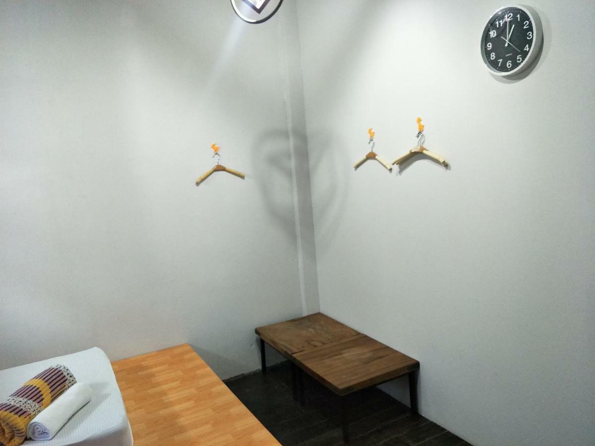 Meet Up Hostel Бангкок Экстерьер фото