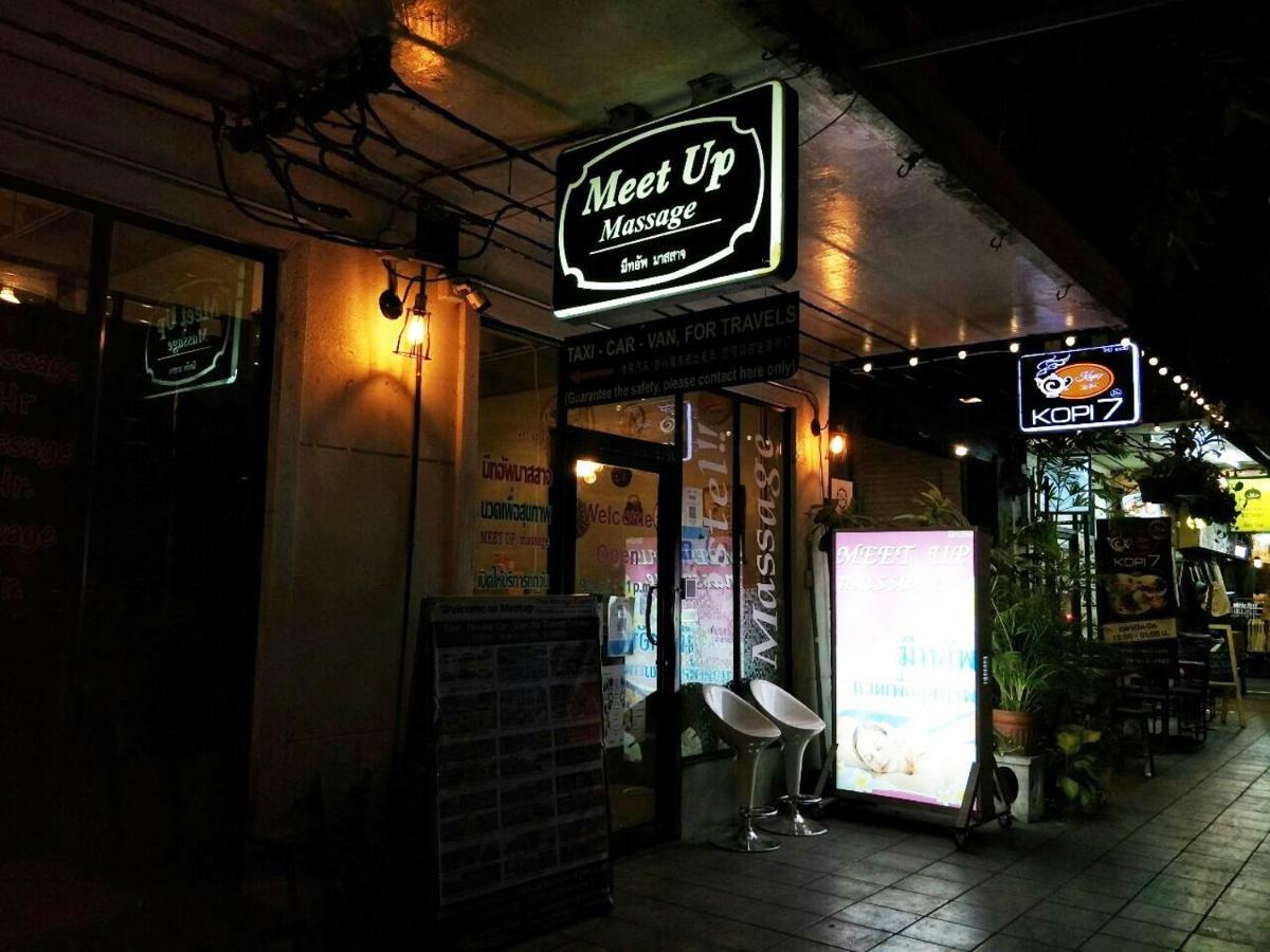 Meet Up Hostel Бангкок Экстерьер фото